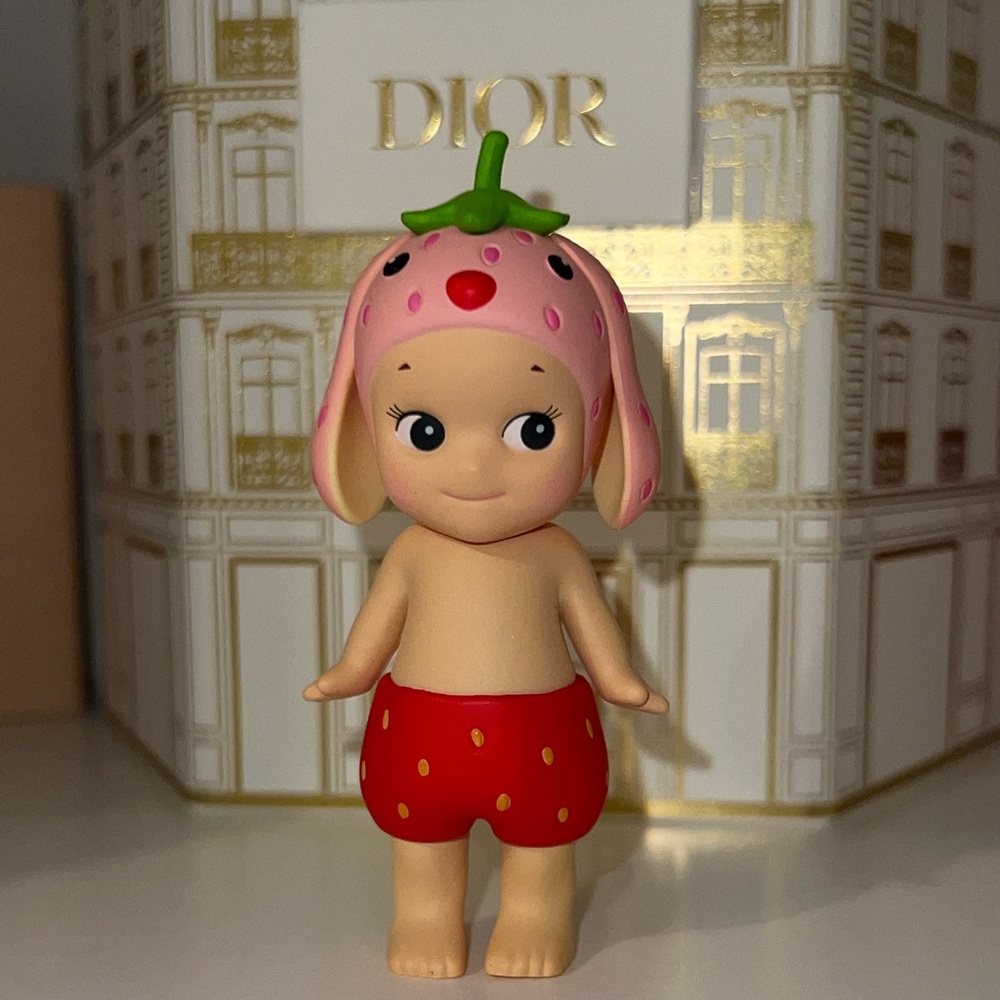 Strawberry Love Sonny Angel Mini Figurine - Lop